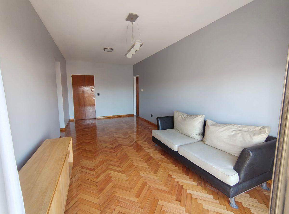 Impecable departamento de 3 ambientes con balcón al contrafrente c/cochera y baulera