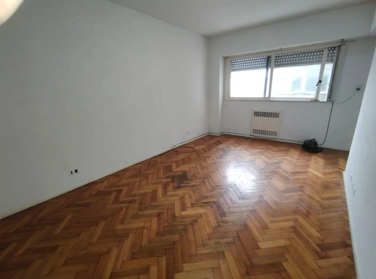 Amplio Depto. de 2 ambientes con una superficie total de 52 m² 2