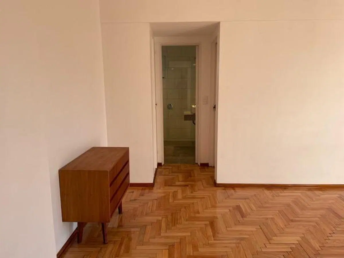 Impecable departamento de 2 ambientes c/balcon. Refaccionado a nuevo. 5