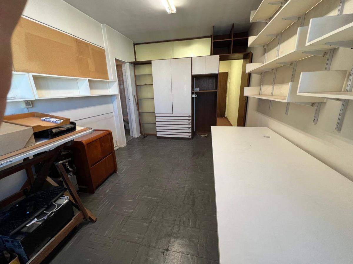 Foto de Oficina en venta en Balvanera, 2 despachos. Baño privado., imagen 2