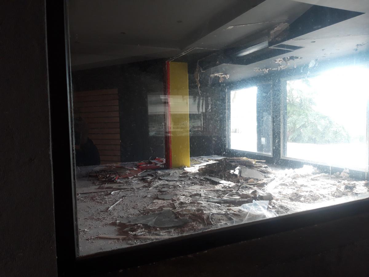 Foto de LOCAL EN BAHIA GRANDE - gran ubicacion - NORDELTA, imagen 2