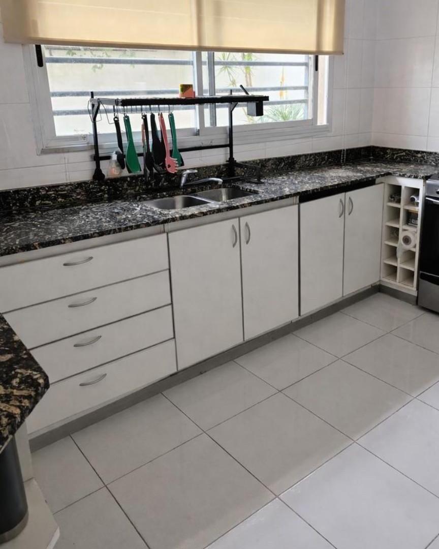 Foto de Casa moderna en Alquiler/ Alquiler con opciones de compra (NO TIRES MAS, imagen 3