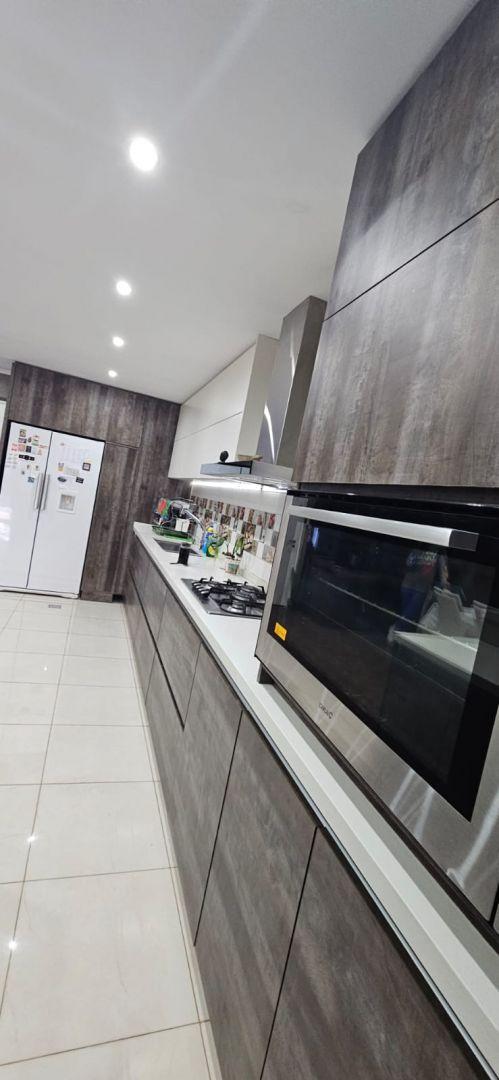 Foto de VENTA DE EXCELENTE DEPTO. 4 AMB EN LOMAS DEL MIRA, imagen 2