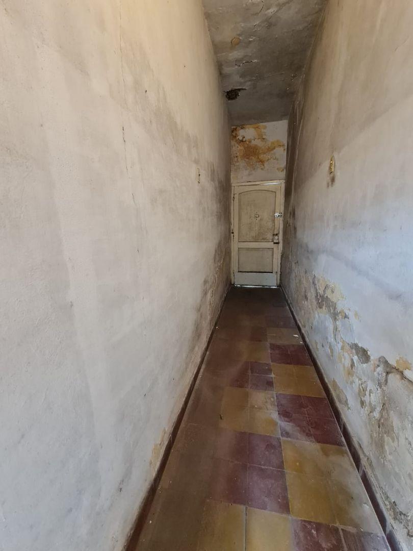 VENTA DE LOTE DE 497 M² C/ VIVIENDA A REFACCIONAR, C. MADERO