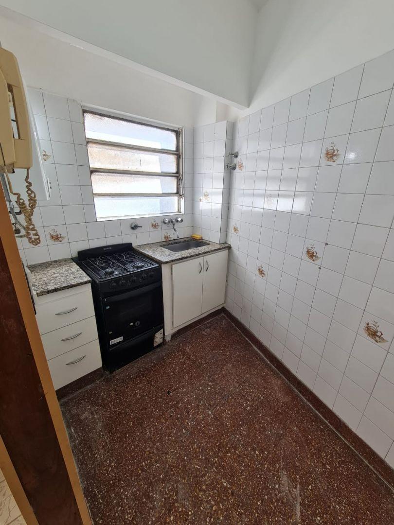 DEPTO 2 AMB CON OFICINA EN BARRIO NAON, ALQUILER