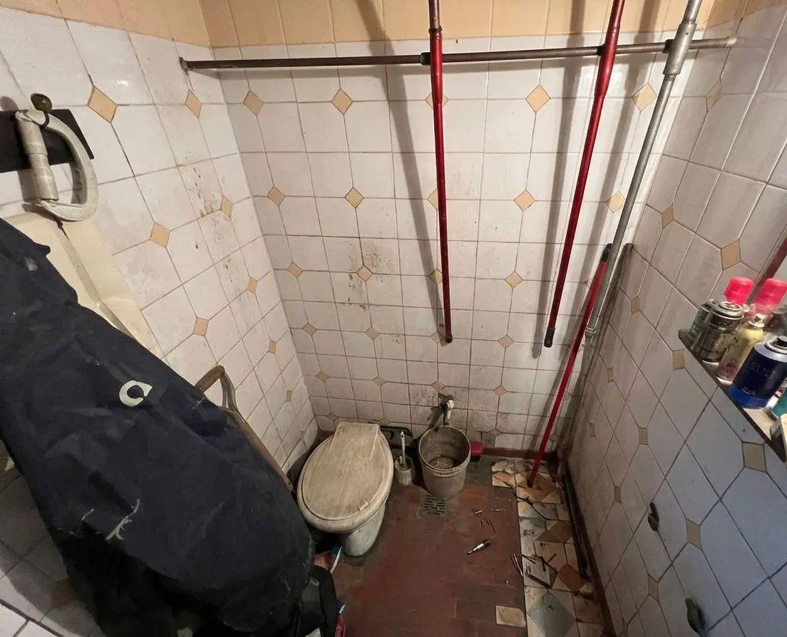 VENTA DE LOCAL SOBRE AV. VELEZ SARSFIELD, CIUDAD MADERO 1