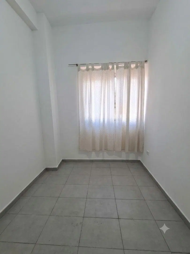 ALQUILER DE GALPÓN DE 257m² EN C. MADERO 4