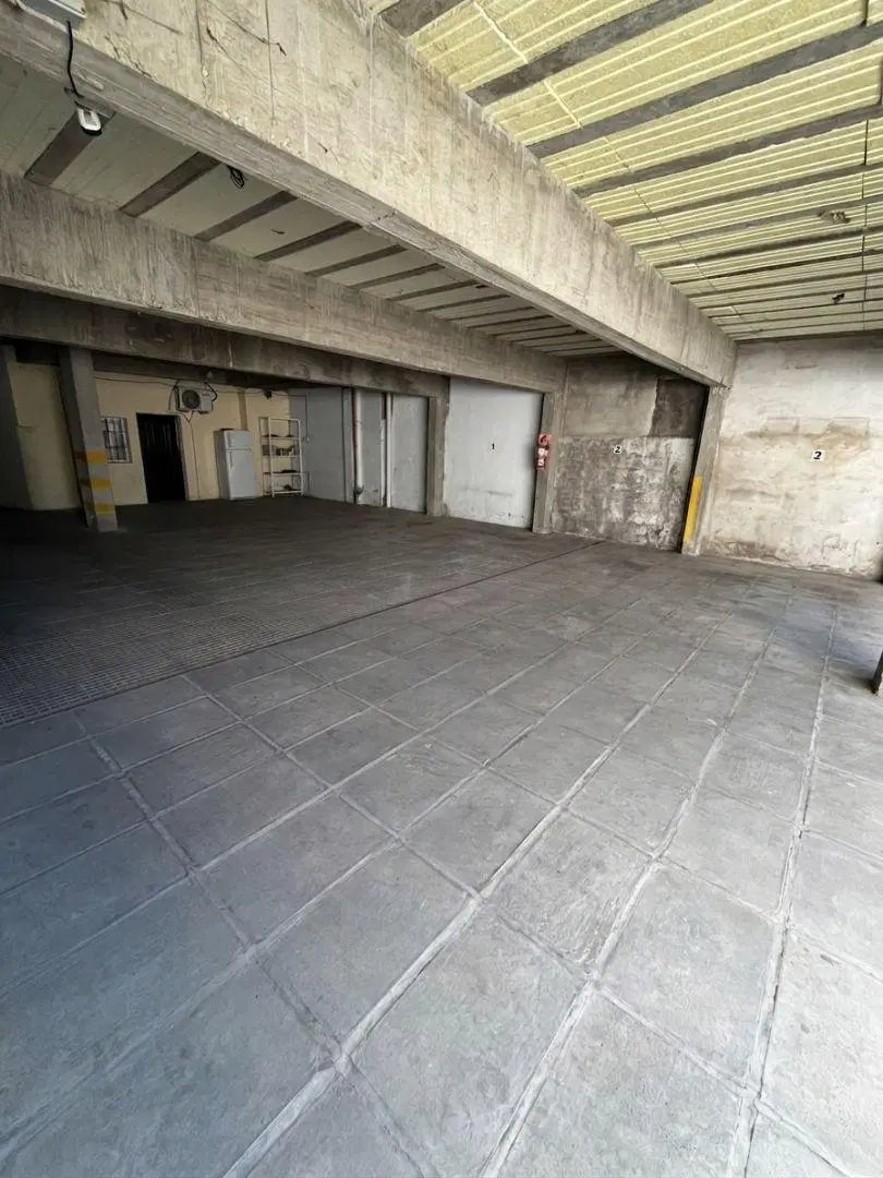 ALQUILER DE GALPÓN DE 257m² EN C. MADERO 1