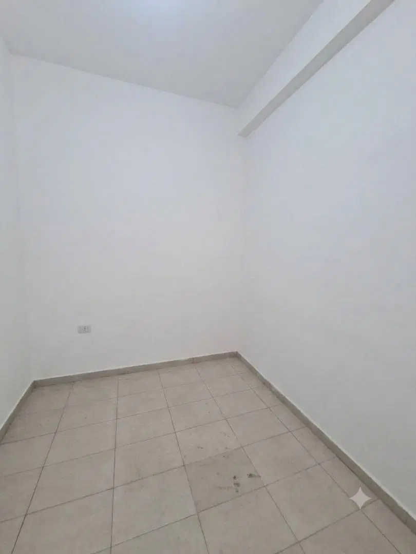 ALQUILER DE GALPÓN DE 257m² EN C. MADERO 3