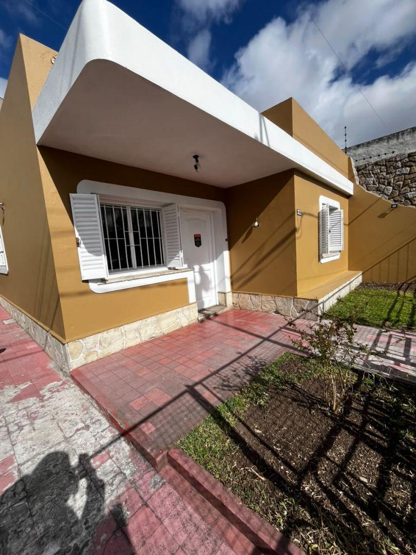 Foto de CASA 3 AMB. CON COCHERA EN ALQUILER EN CIUDAD MADERO, LA MATANZA, imagen 1