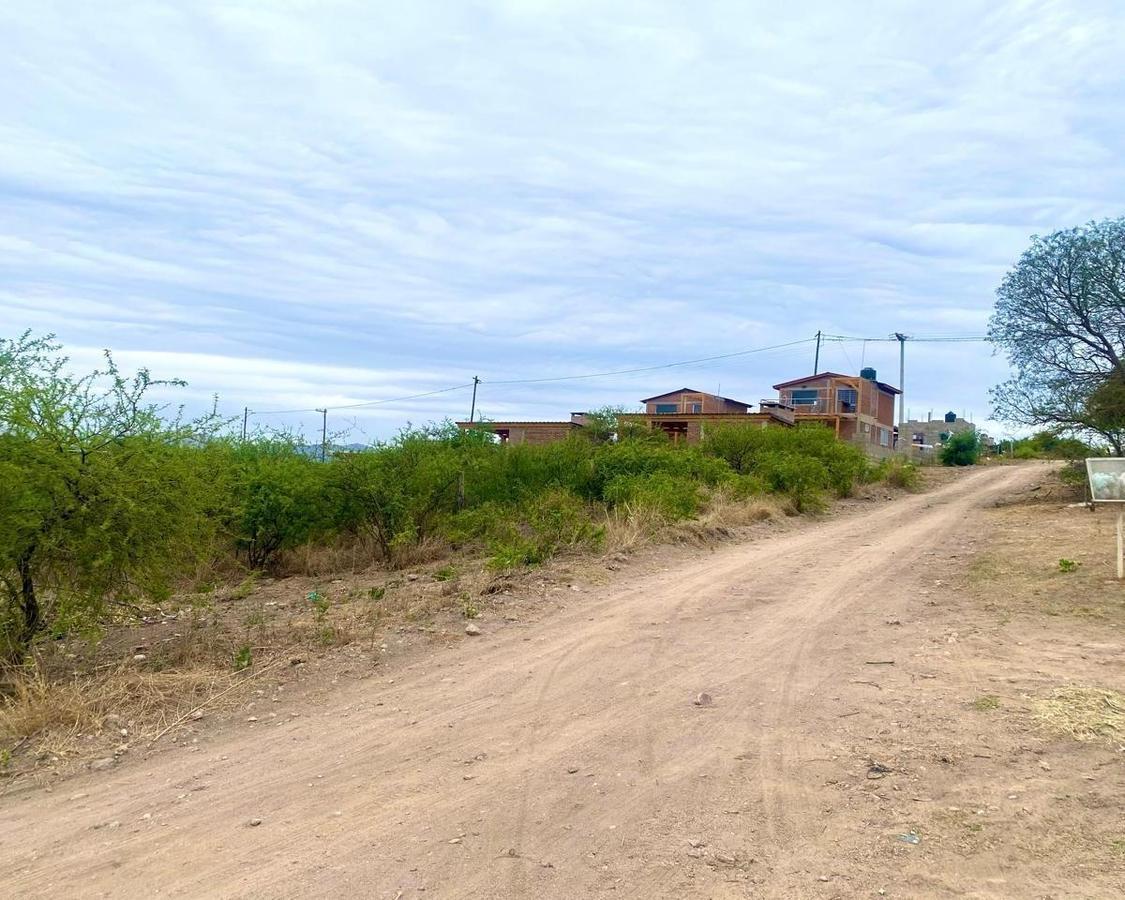 Lote en Venta a 6 Cuadras de La Ruta 38. Villa Parque Siquiman. 2