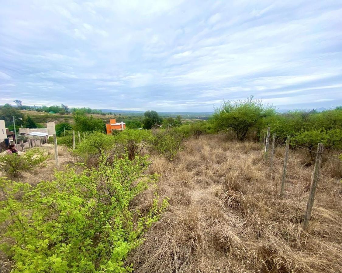 Lote en Venta a 6 Cuadras de La Ruta 38. Villa Parque Siquiman. 4