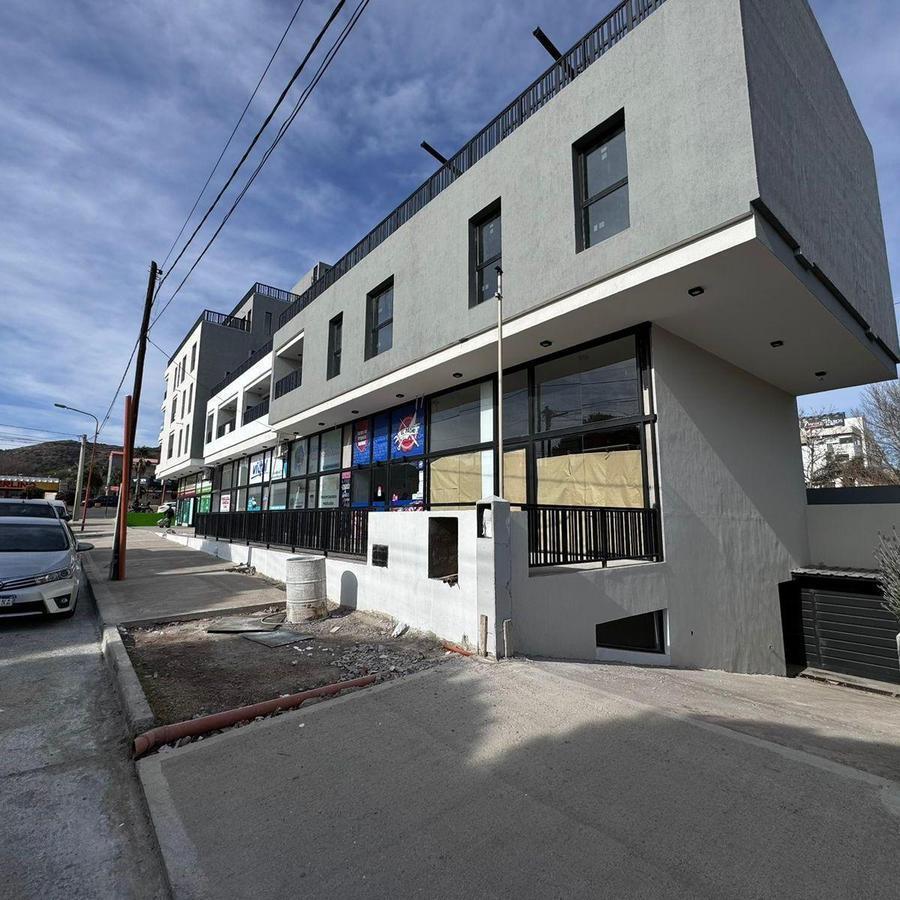 Villa Carlos Paz Local Comercial en Venta 105 m 5