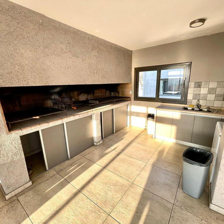 Departamento, Venta 2 Dorm., 2 Baños, 2 Cocheras, Pileta. Villa Carlos Paz. 4