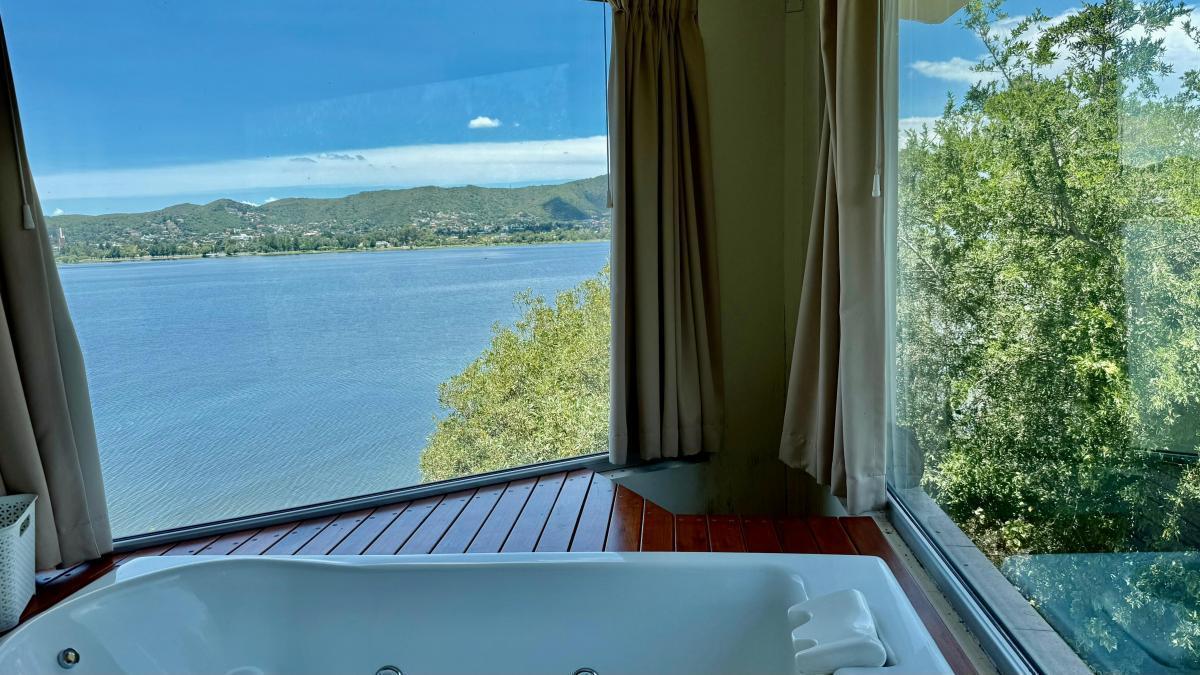 Casa, venta, bajada al Lago, 3 dormitorios, 4 baños. Villa Carlos Paz