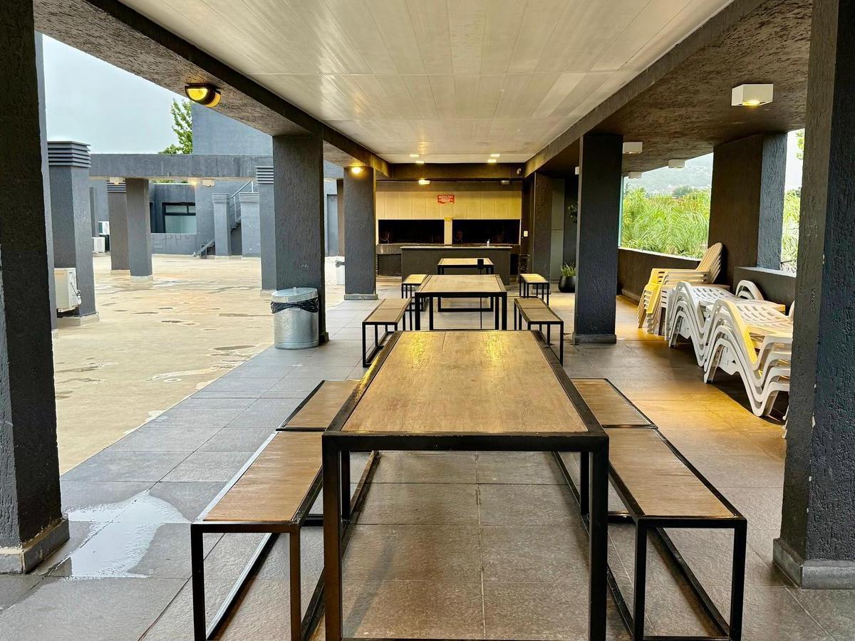 Venta Departamento Sobre Costanera, 1 Dormitorio, Cochera. Carlos Paz 3