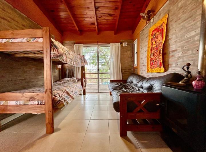 Casa en venta Tanti - Pileta, galería, 700 m2 terreno 1