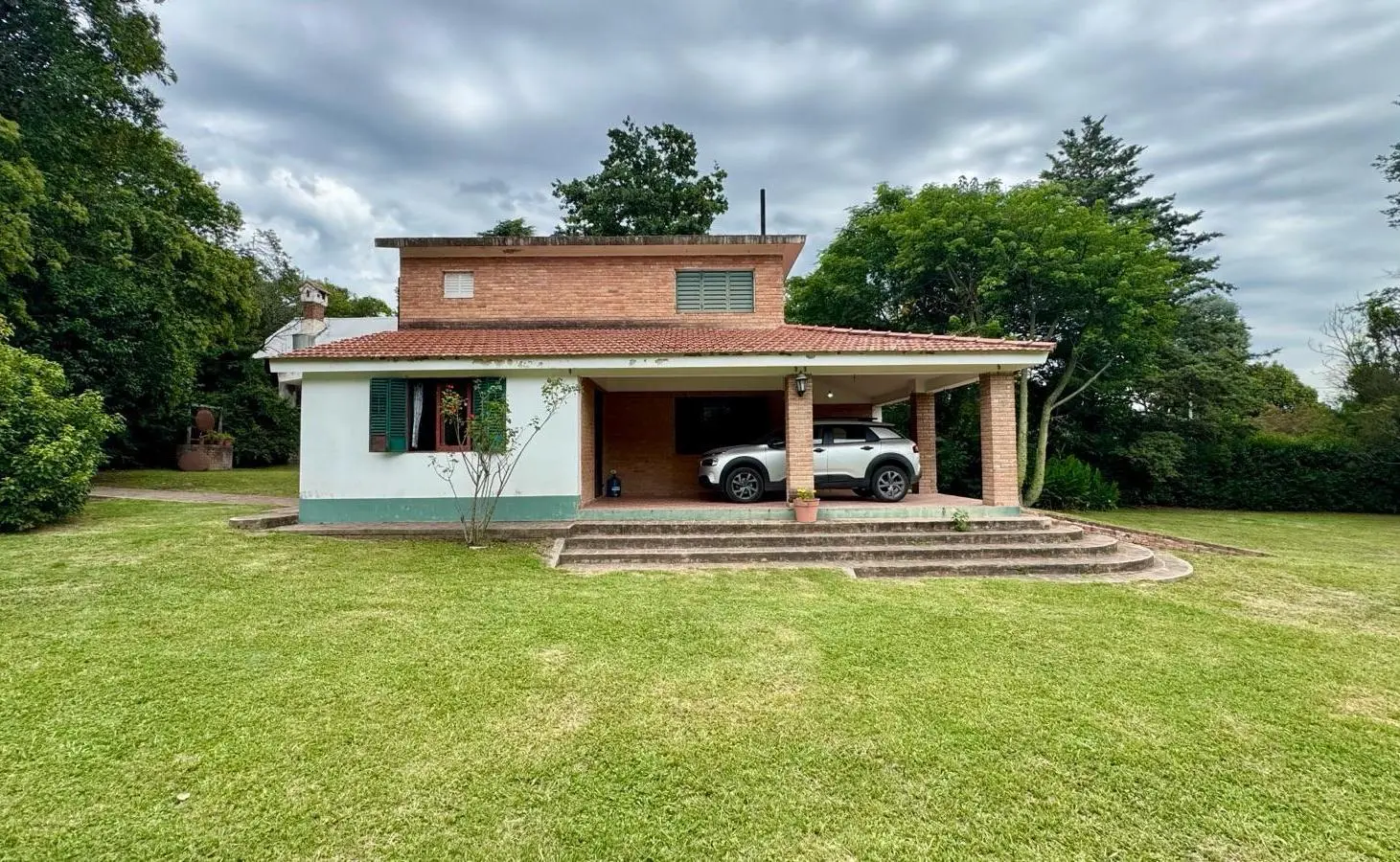 Casa en venta, 4 dormitorios, 3 baños, pileta, amplio parque. Villa La Bolsa 1