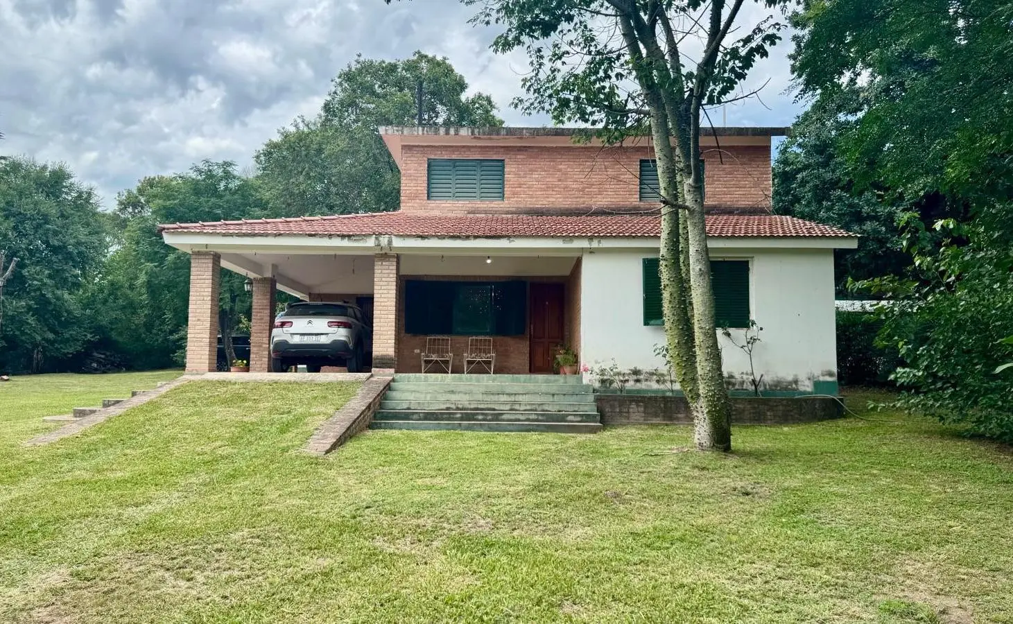 Casa en venta, 4 dormitorios, 3 baños, pileta, amplio parque. Villa La Bolsa 4