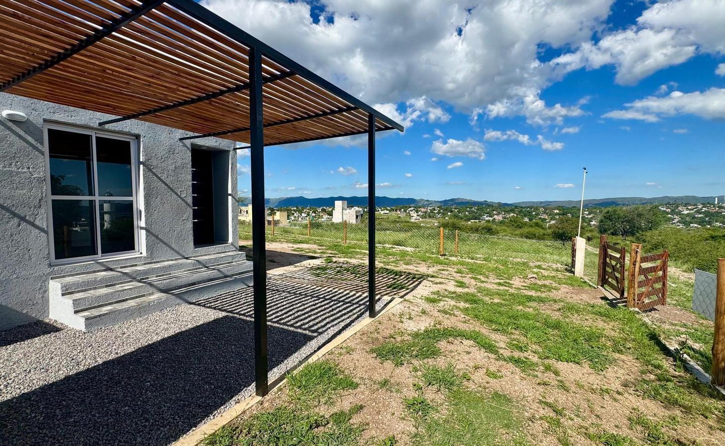Casa a estrenar en venta, 2 dormitorios, a 15 minutos de Carlos Paz.