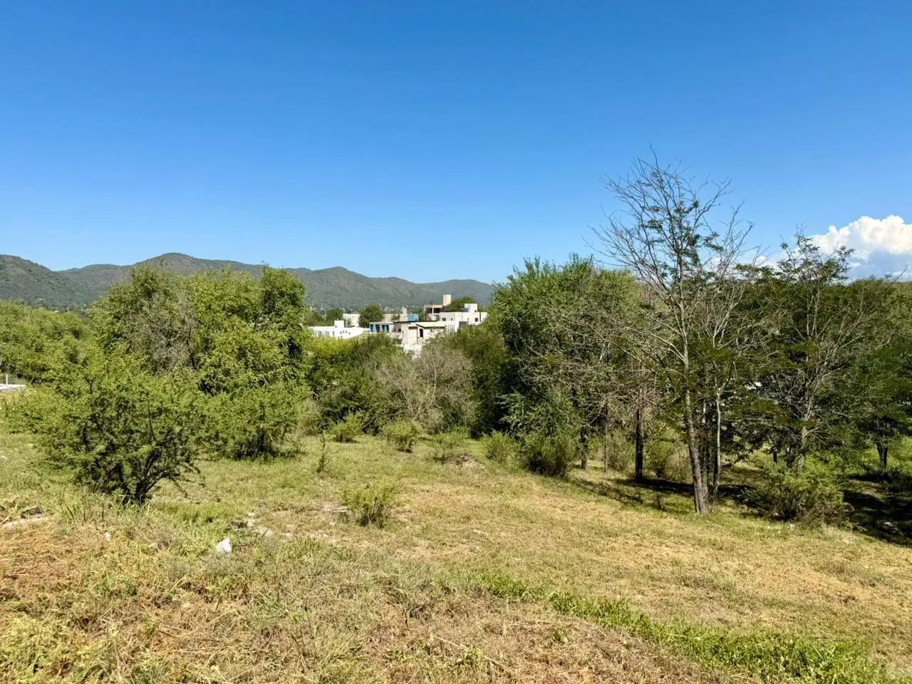 Terreno en venta. Barrio cerrado Altos de Carlos Paz. 1300 m2 4
