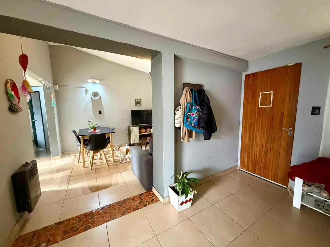 Casa en venta. PH 2 dormitorios, pileta, cochera. Santa Rita 2