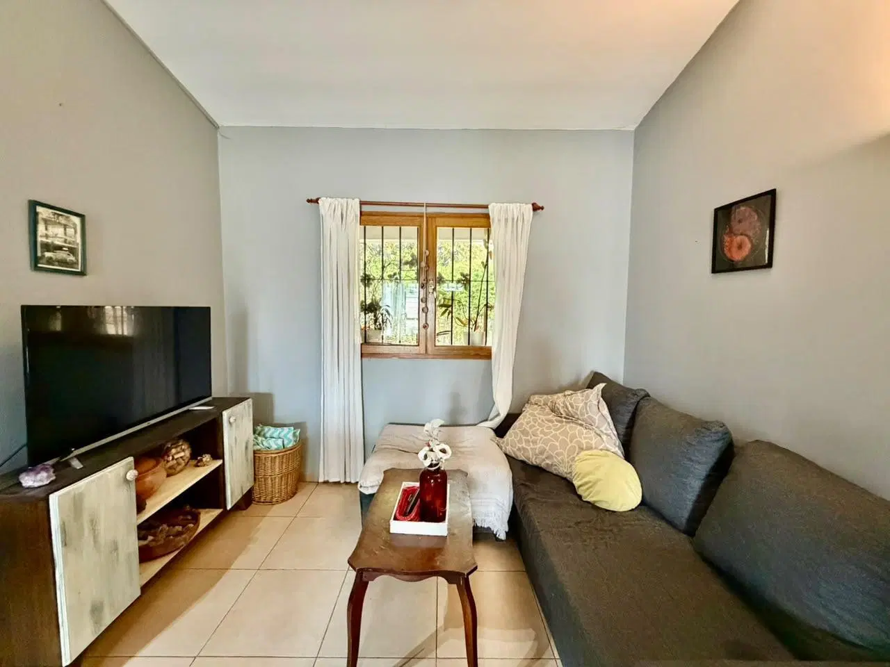 Casa en venta. PH 2 dormitorios, pileta, cochera. Santa Rita 4