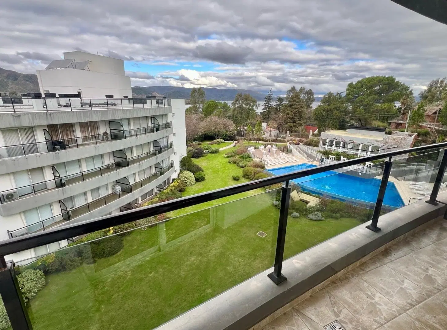 Departamento Veneto Village, 2 dormitorios, 2 baños  Villa Parque Siquiman 2