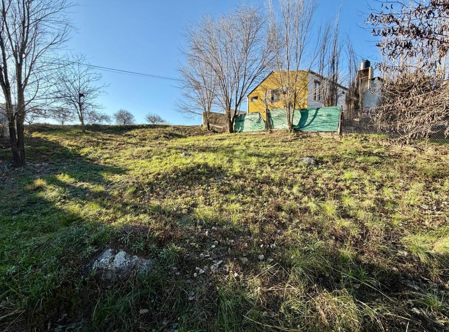 Terreno en venta, 715 m2. A 2 cuadras del rio. San Antonio