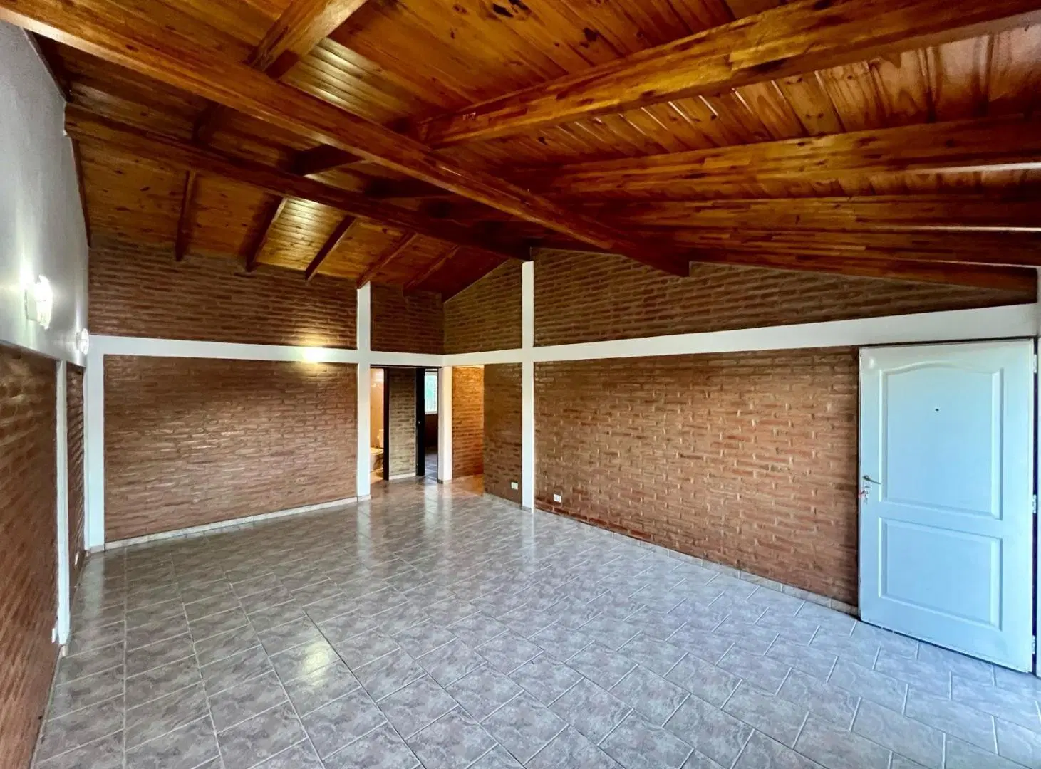 Casa en venta de 2 dormitorios, la Quinta ,Villa Carlos Paz 2