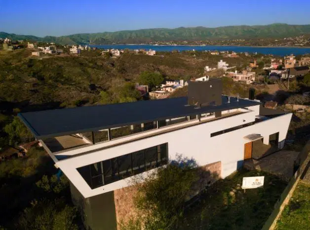 Casa de Lujo, 3 dormitorios, pileta, Vista al Lago. Villa del Lago 5