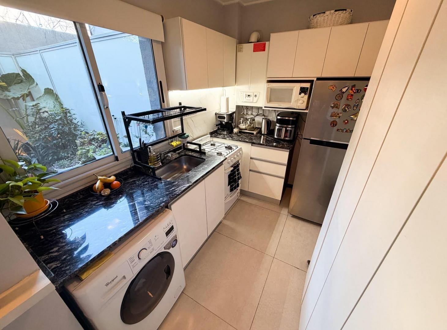 Foto de Venta Departamento de Categoría en PB, Zona Centro, Con Cochera y, imagen 3