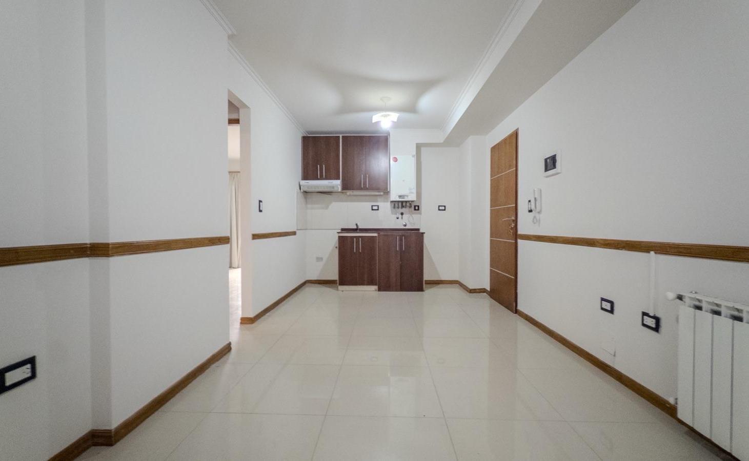 Foto de Departamento en venta 2 dormitorios, cochera y pileta. Barrio Centro, imagen 3