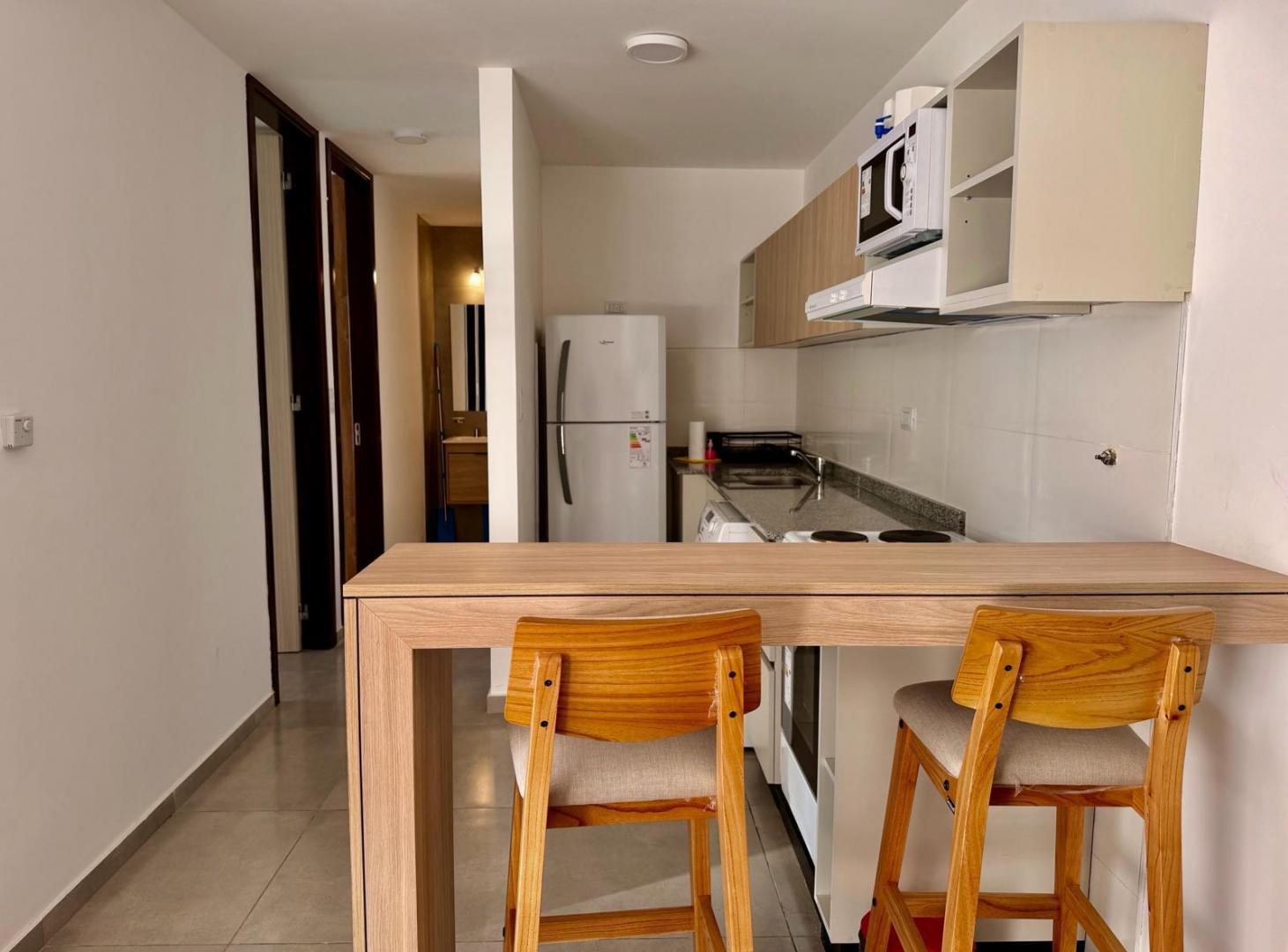 Foto de Departamento en venta. 2 dormitorios, AMOBLADO, balcón, cochera. Centro, imagen 4