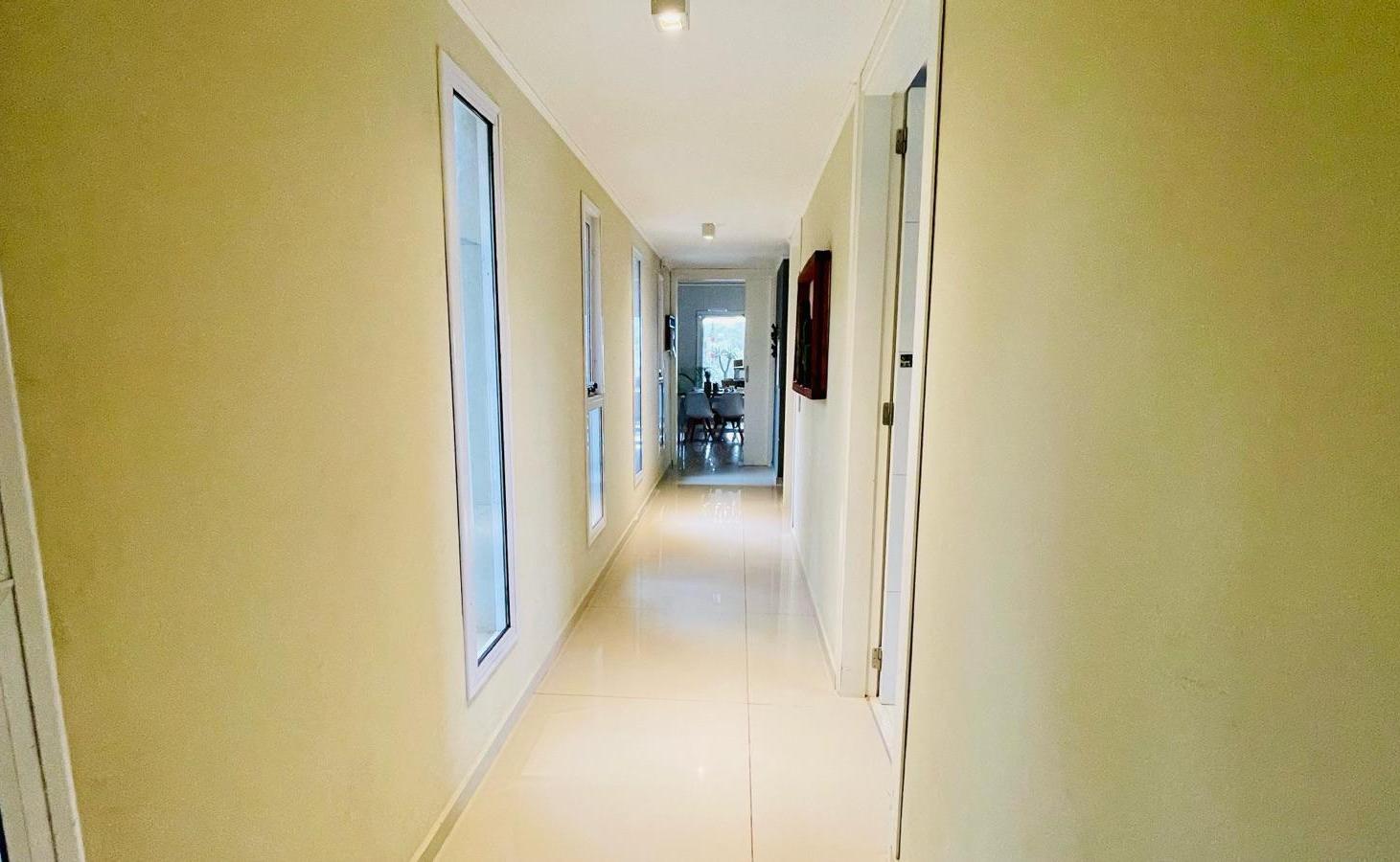 Foto de Venta Casa de categoría, 3 dormitorios, 3 baños, Country TIierrAlta, a, imagen 2
