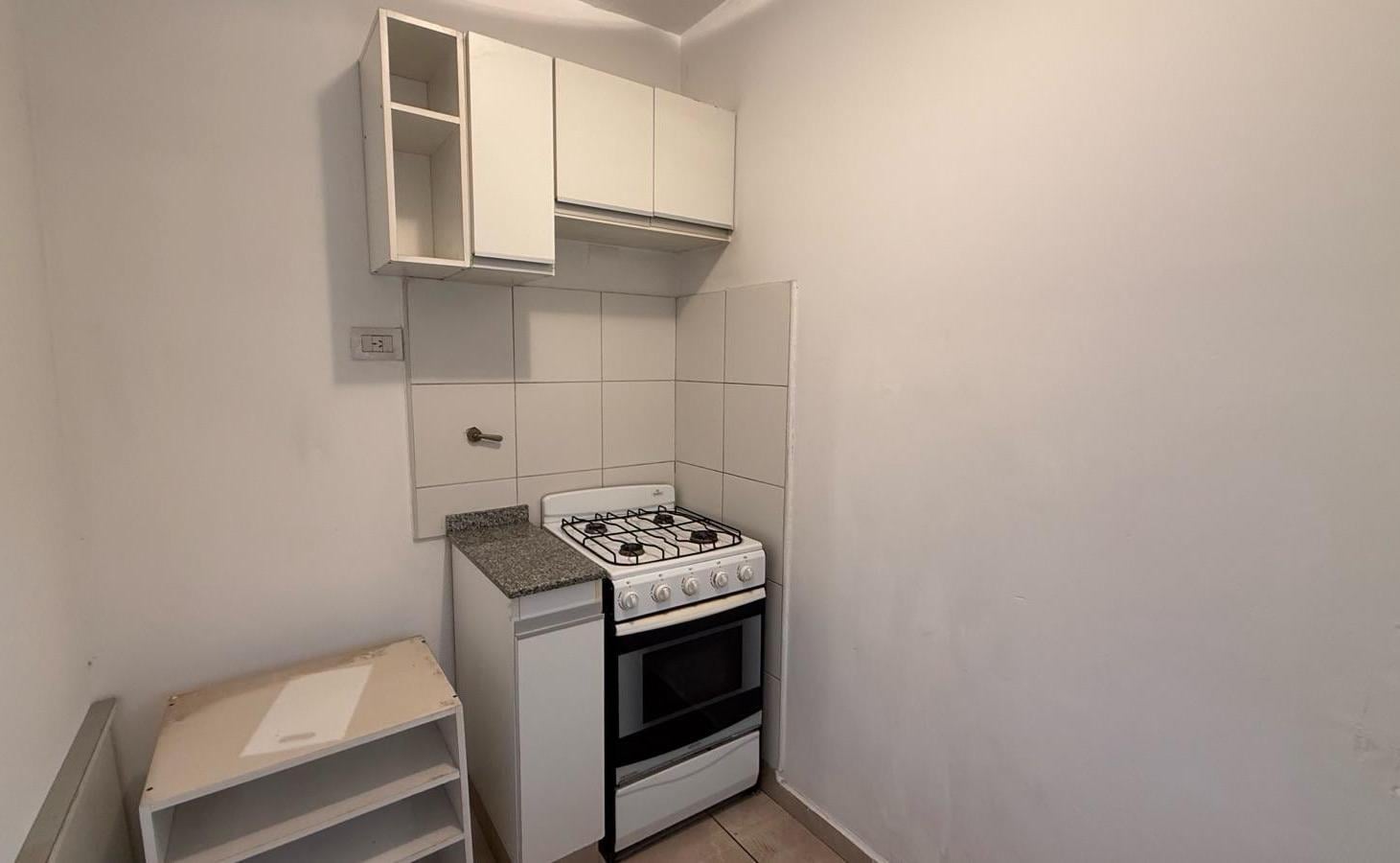 Foto de Venta Departamento,1 dormitorio, planta baja, patio, cochera, Centro, imagen 3
