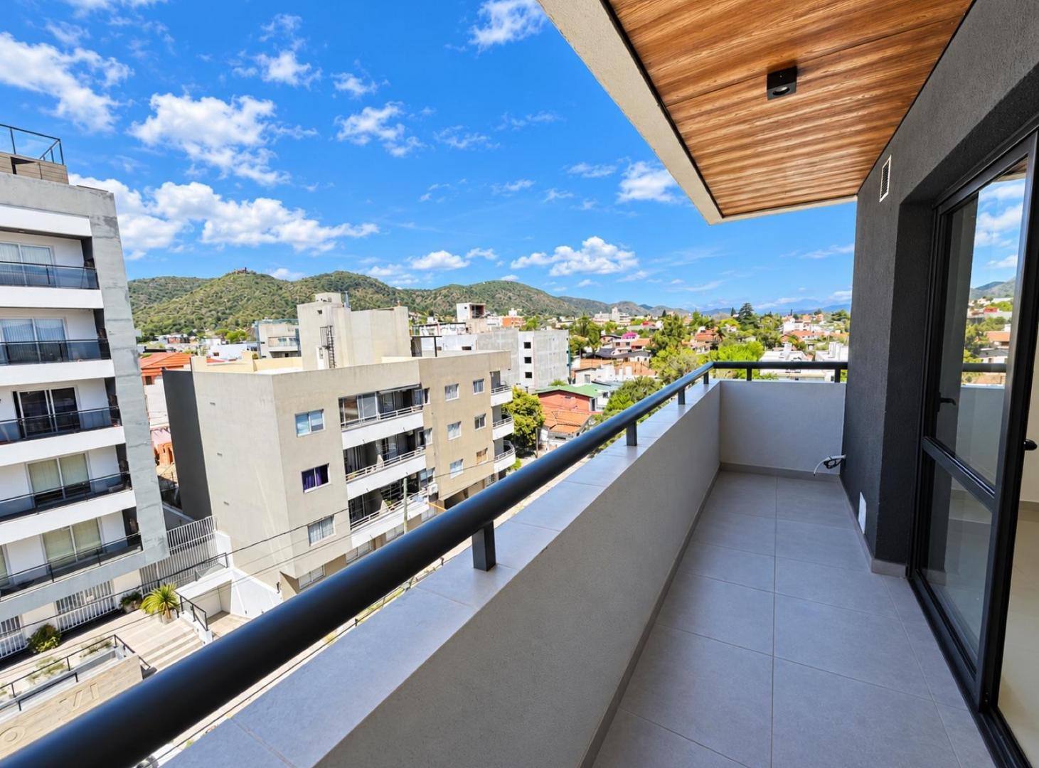 Foto de Departamento con vista a las sierras con cochera, centro de Villa, imagen 5