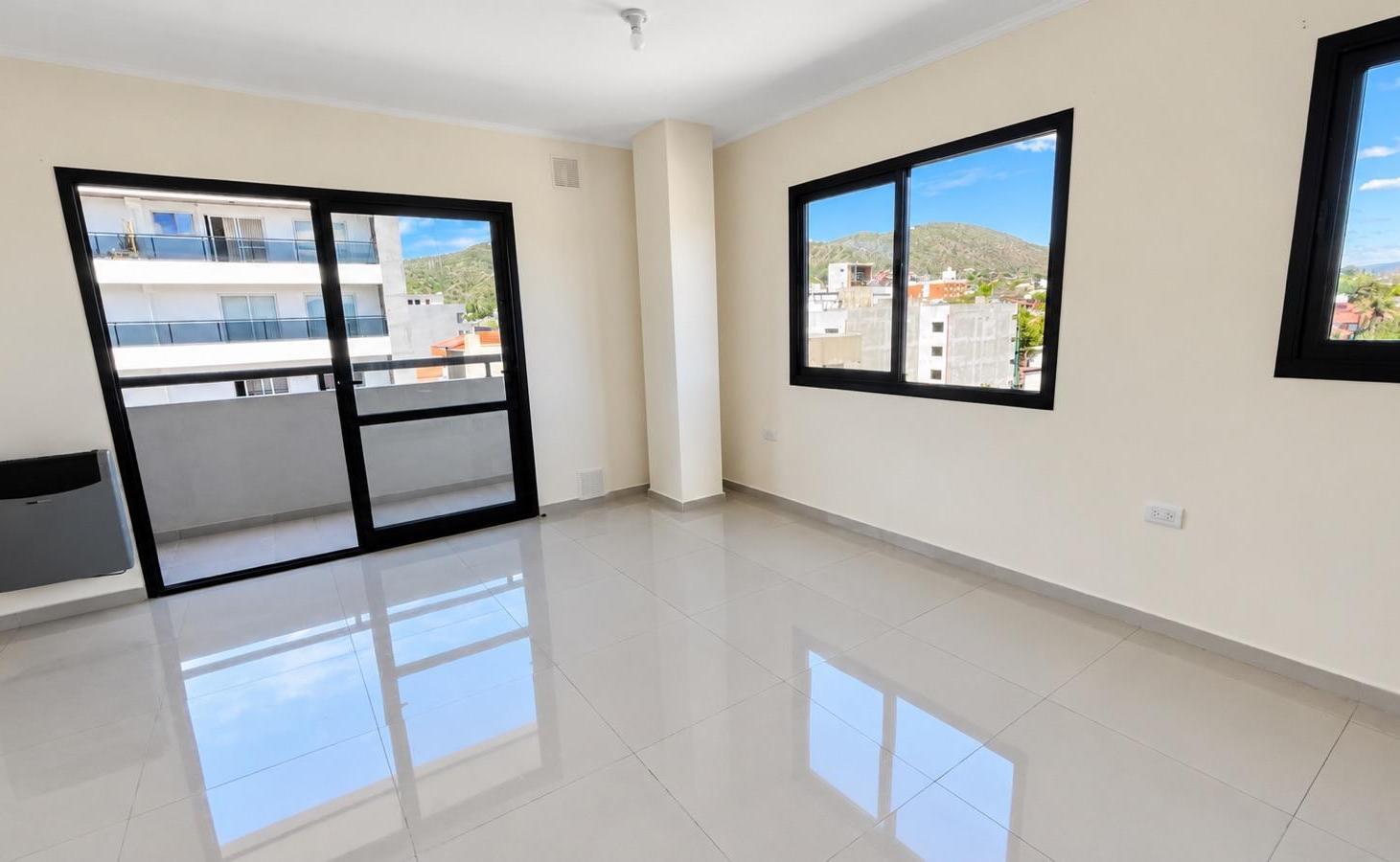 Foto de Departamento con vista a las sierras con cochera, centro de Villa, imagen 3