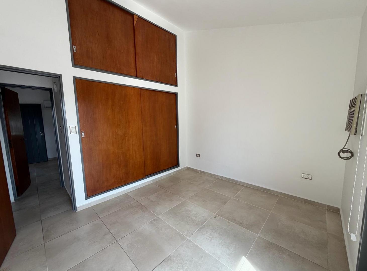 Foto de Departamento en venta, dos dormitorios, escritorio, patio, cochera, imagen 4