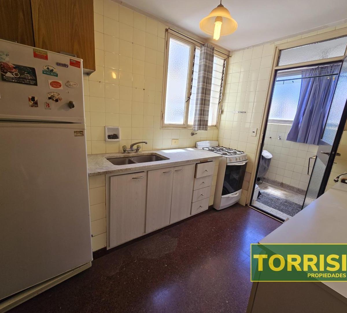 Venta - 4 Amb C/ Dep/escritorio - H. Yrigoyen 4200 - Almagro 1