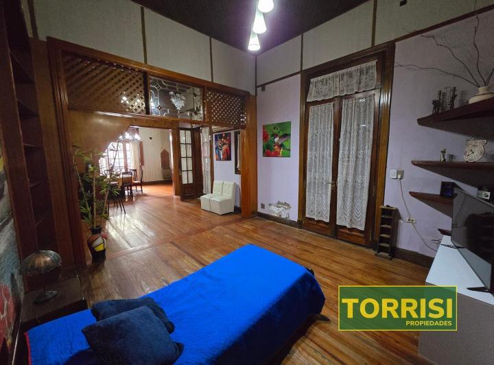 VENTA - 5 AMB PH C/PATIO Y COCHERA/LOCAL - CAMPICHUELO 300 2