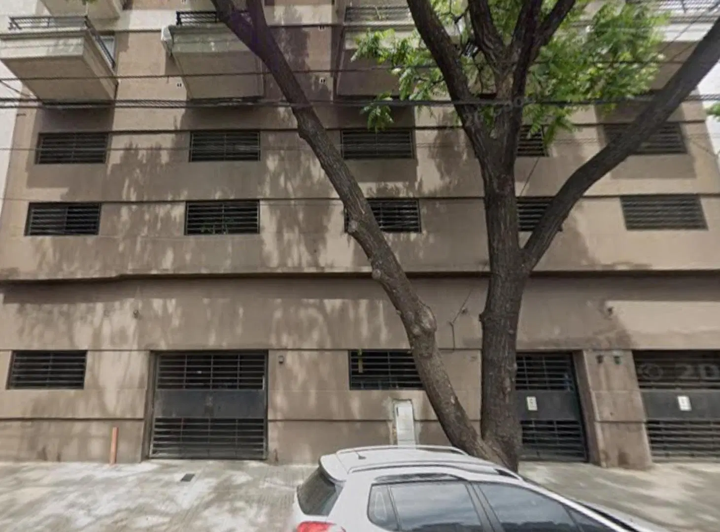VENTA COCHERA FIJA Y CUBIERTA 14m2 - PAYSANDU 400 CABALLITO 1
