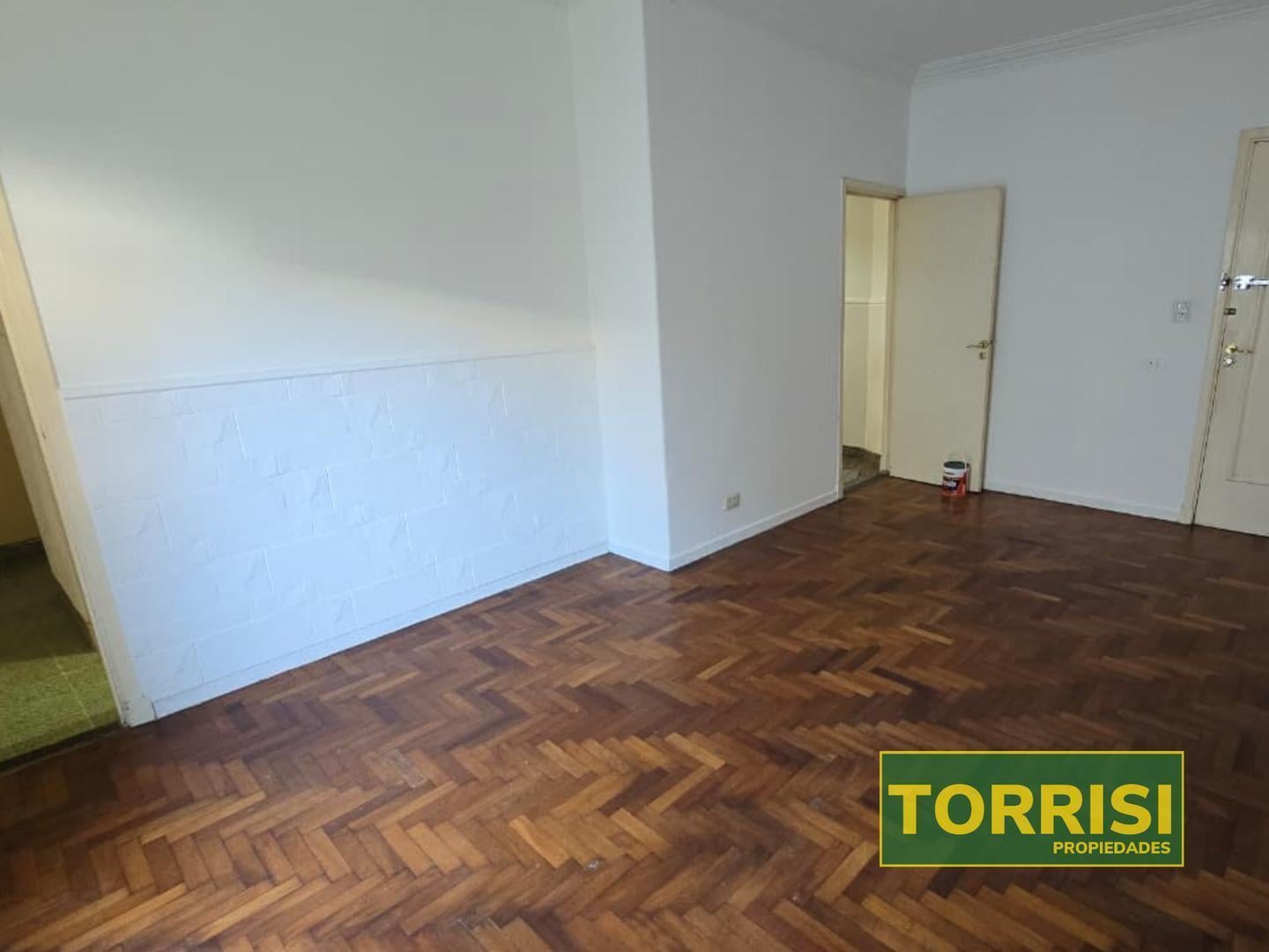 VENTA TIPO PH 3AMB C/PATIO 77M2 ESCALADA 1700 P. AVELLANEDA