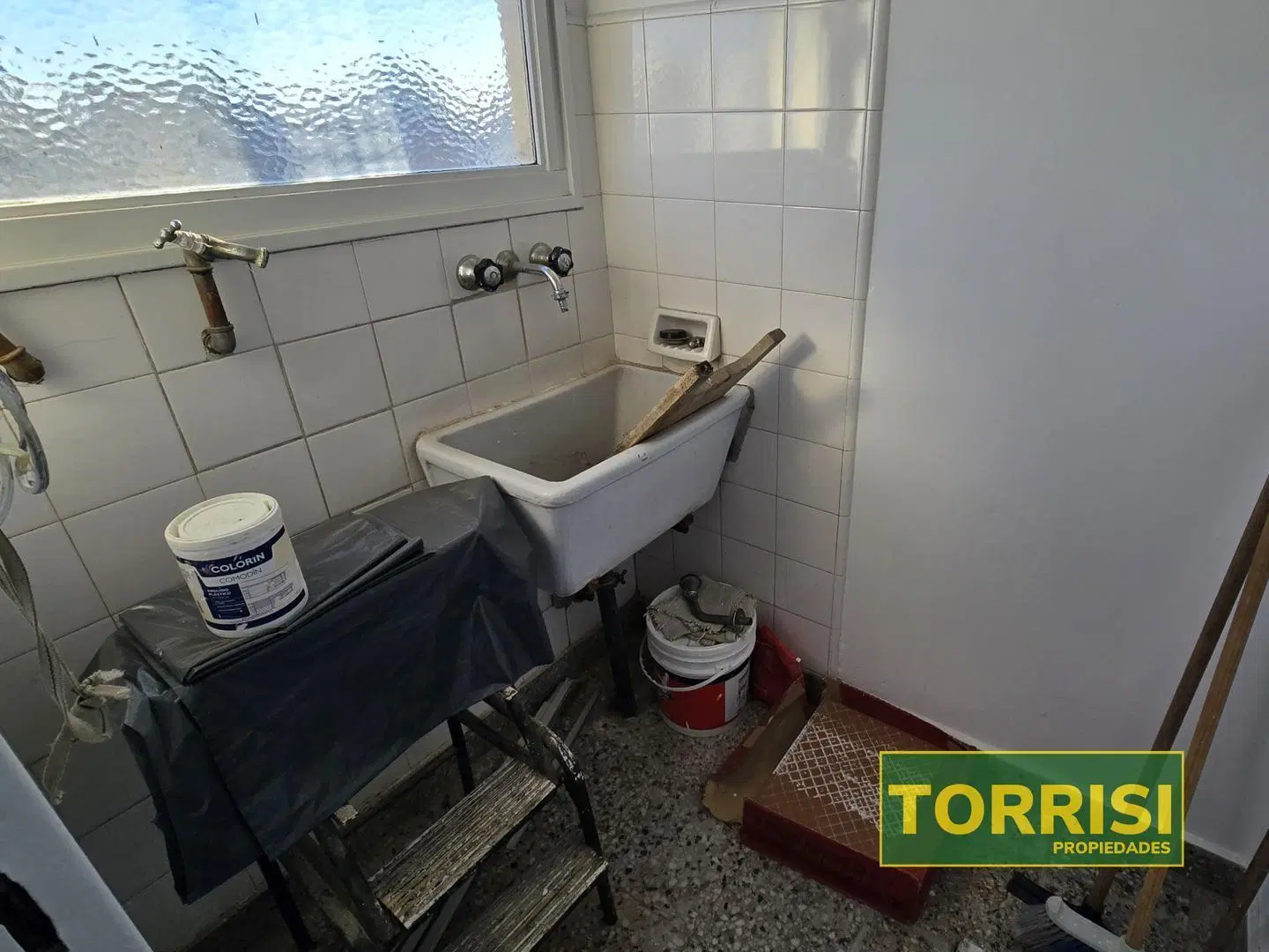 VENTA - DTO 80m2 4 AMB C/COCHERA - BACACAY 1800 - FLORES 3