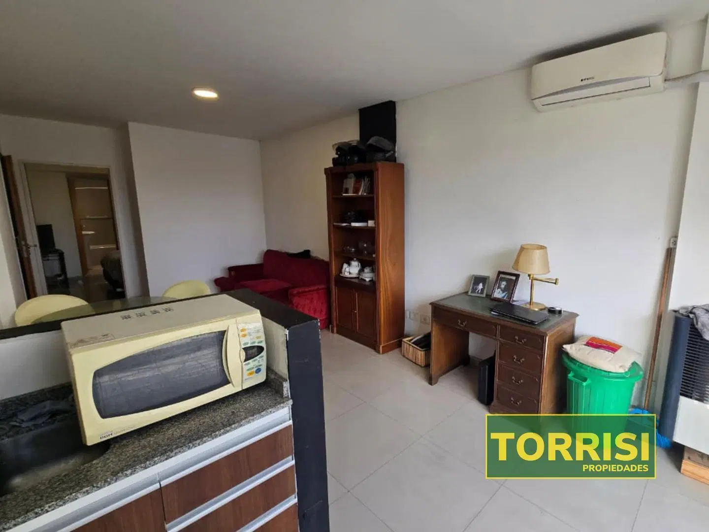 VENTA 2 AMB 40m2 C/BALCÓN Y COCH. FIJA - CARACAS 1200 FLORES 4