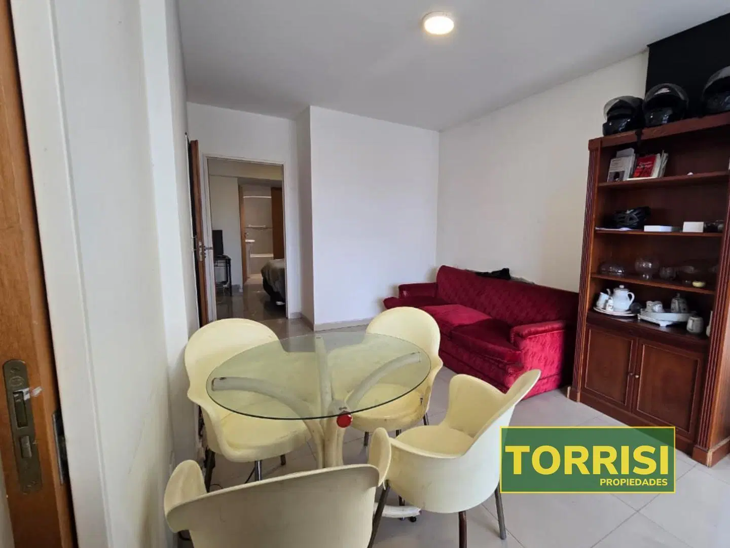 VENTA 2 AMB 40m2 C/BALCÓN Y COCH. FIJA - CARACAS 1200 FLORES 2