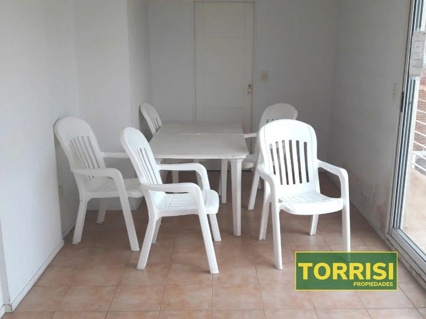 VENTA 1AMB C/BALCÓN 35 m2 /PILETA - AVELLANEDA 200 CABALLITO 1