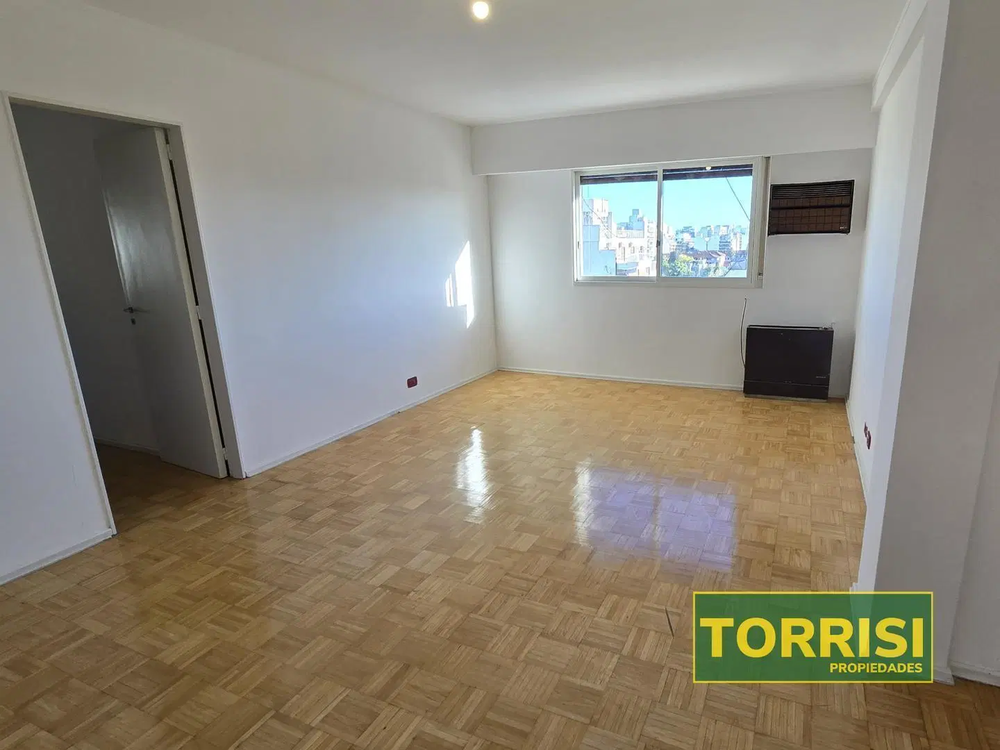 VENTA - DTO 80m2 4 AMB C/COCHERA - BACACAY 1800 - FLORES 5