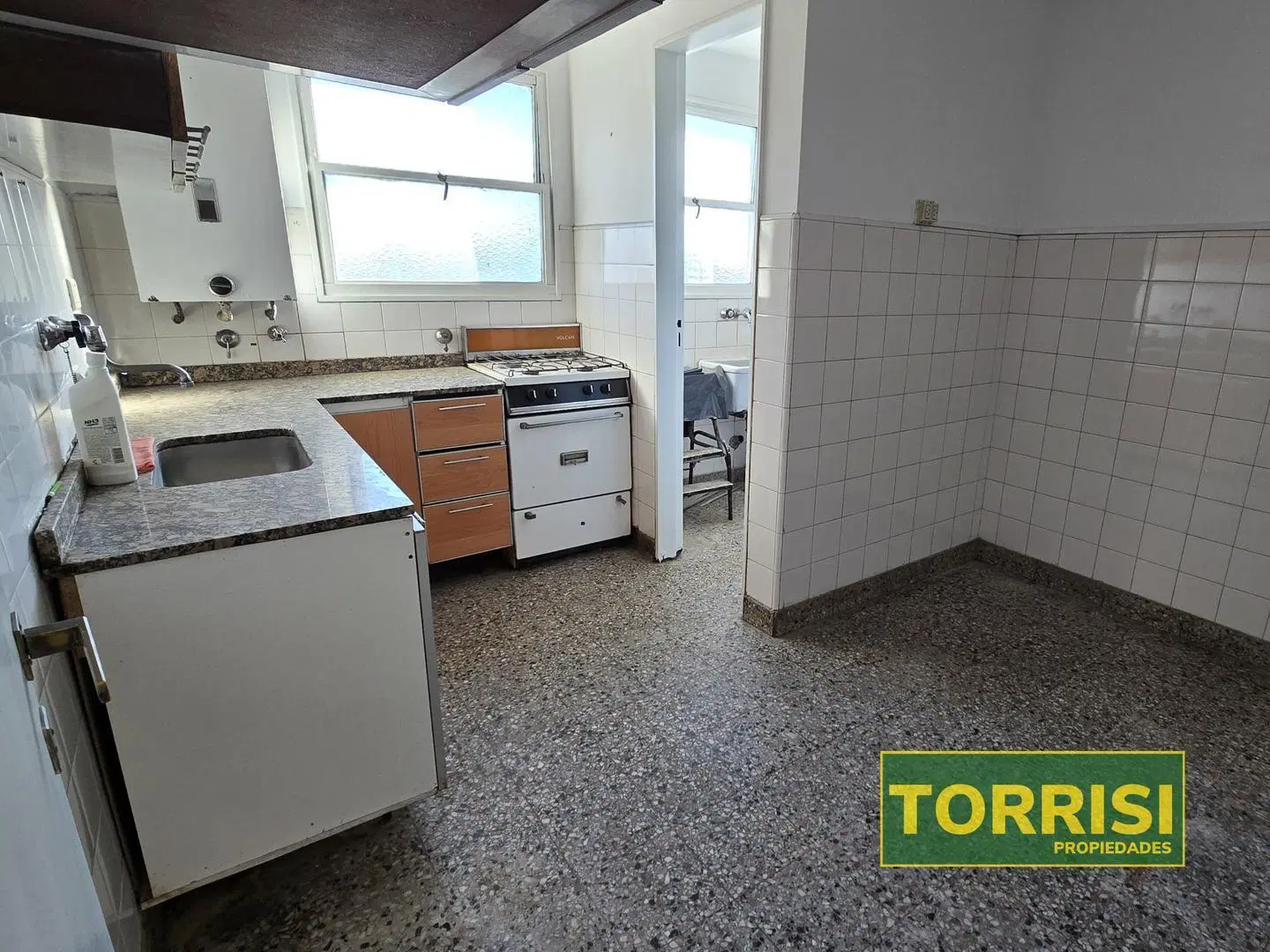 VENTA - DTO 80m2 4 AMB C/COCHERA - BACACAY 1800 - FLORES 4