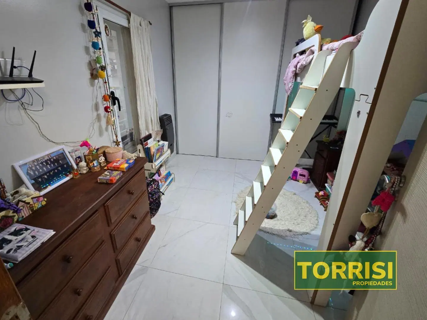 CASA 200m2 5amb LOTE PROP TERR PATIO COCH YAPEYÚ 500 ALMAGRO 3